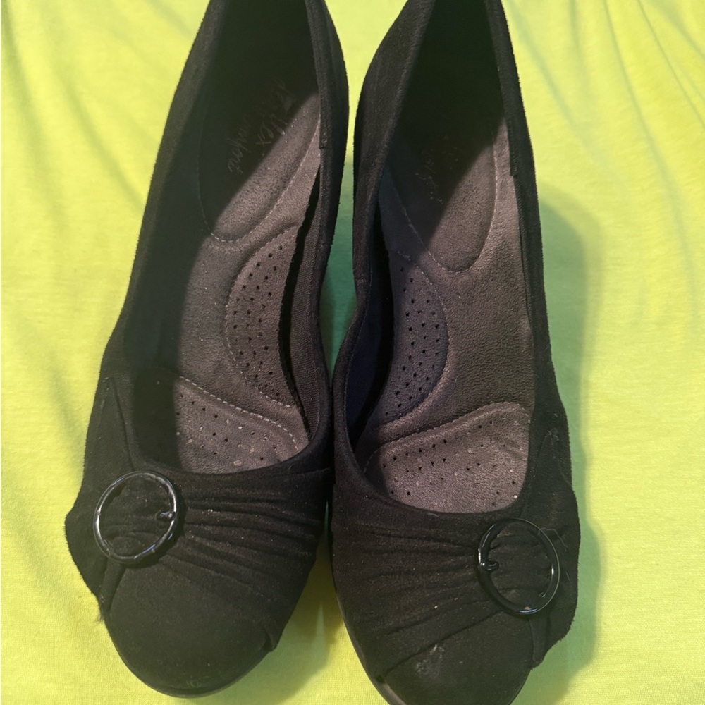 dexflex comfort Black Slip-On Flats with Round Buckle Accent